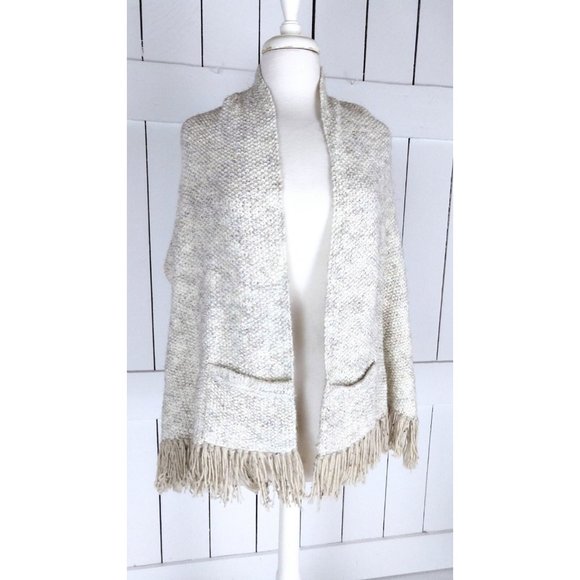 Vintage ivory chunky crochet knit fringe pocket shawl scarf/knit fringe tassel - Picture 2 of 4